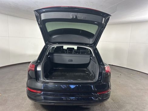 Used 2024 Audi Q8 e-tron Premium Plus w/ Premium Plus Package image 19