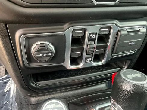 Used 2023 Jeep Wrangler Sport image 32