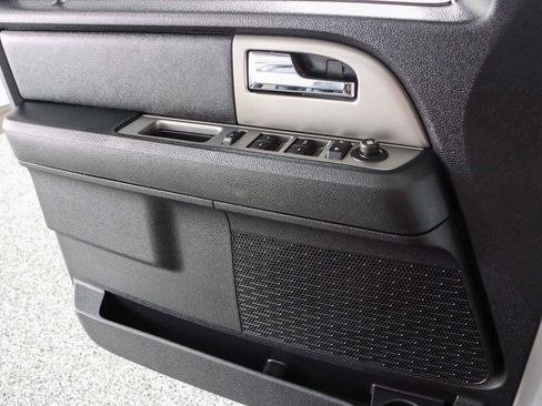 Used 2017 Ford Expedition XLT image 23