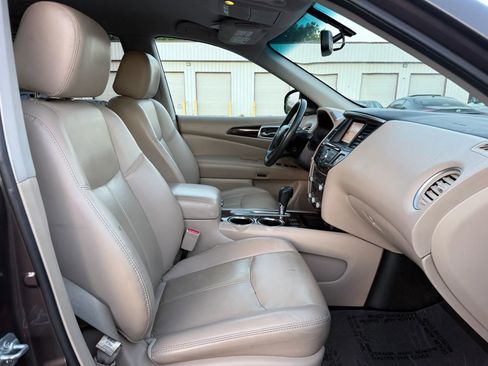 Used 2016 Nissan Pathfinder SL w/ Cargo Package image 18