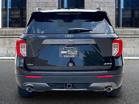 Used 2022 Ford Explorer XLT w/ Equipment Group 202A AWD/4WD image 4