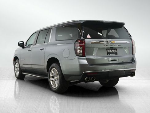 Used 2023 Chevrolet Suburban Premier AWD/4WD image 3
