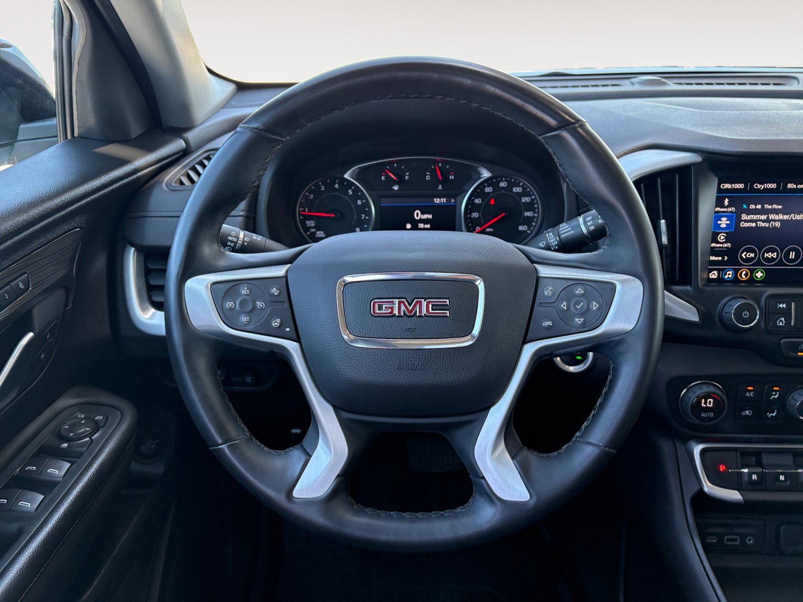 Used 2024 GMC Terrain SLT w/ Tech Package FWD image 14