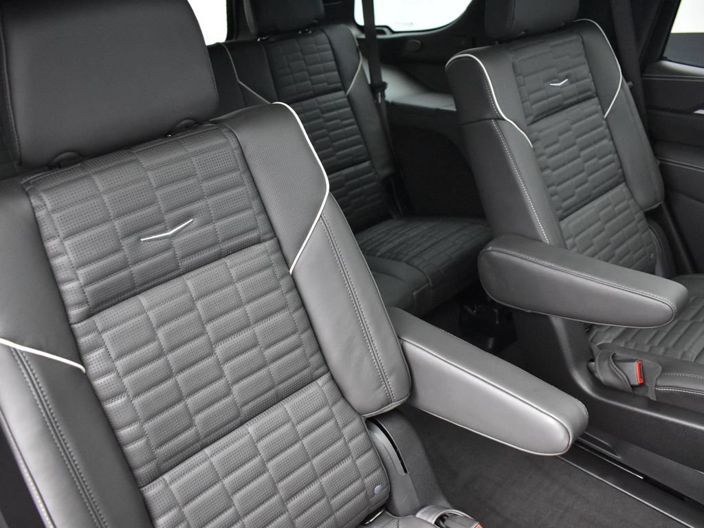 Certified 2026 Cadillac Escalade Platinum Sport w/ LPO, ONYX Package AWD/4WD image 36