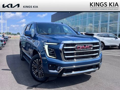 Used 2025 GMC Yukon Elevation AWD/4WD image 1