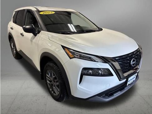 Used 2023 Nissan Rogue S AWD/4WD image 8