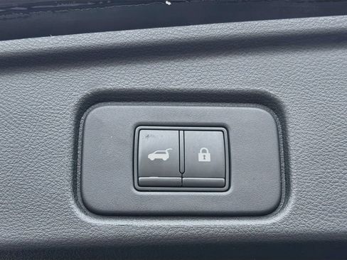 Used 2022 Nissan Pathfinder Platinum w/ Cargo Package FWD image 13