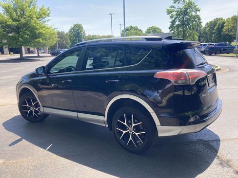 Used 2018 Toyota RAV4 SE w/ Power Extra Value Package FWD image 4