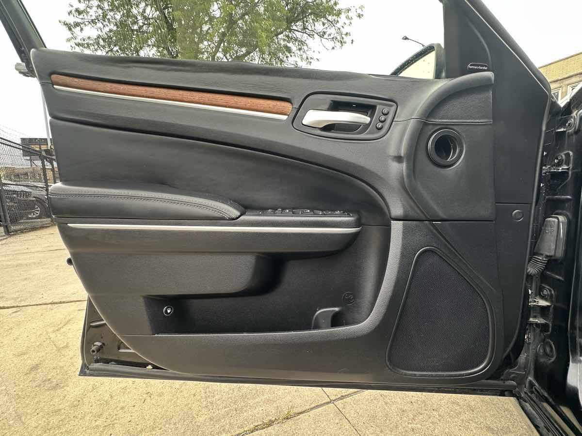 Used 2014 Chrysler 300 C w/ Harman/Kardon Audio Group RWD image 24