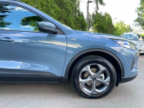 Used 2025 Ford Escape ST-Line Select AWD/4WD image 2