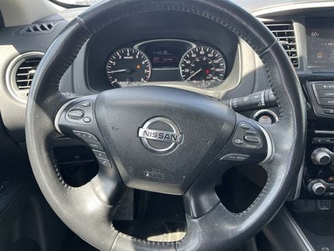 Certified 2019 Nissan Pathfinder SV image 13