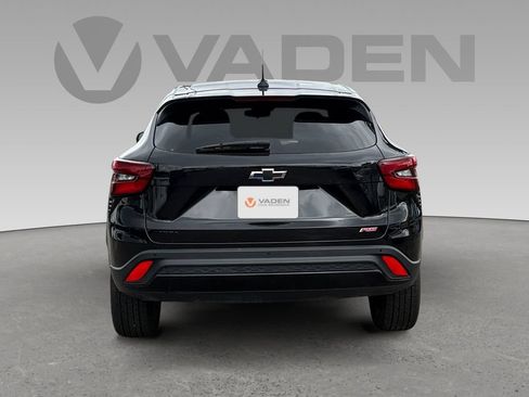 Used 2024 Chevrolet Trax RS w/ Sunroof Package FWD image 17