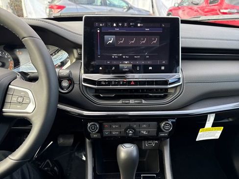 New 2026 Jeep Compass Latitude image 22