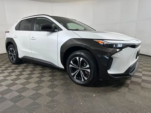 Used 2023 Toyota bZ4X XLE w/ Weather Package image 2