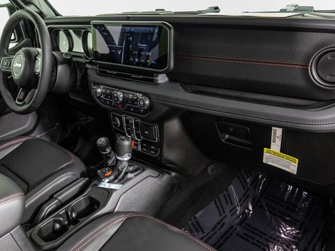 New 2026 Jeep Wrangler Unlimited Rubicon AWD/4WD image 40