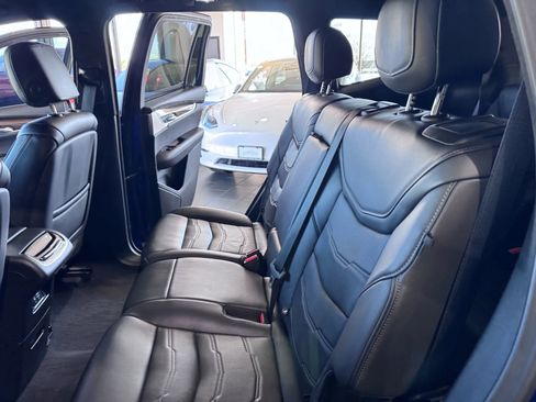 Used 2023 Cadillac XT6 Sport image 18