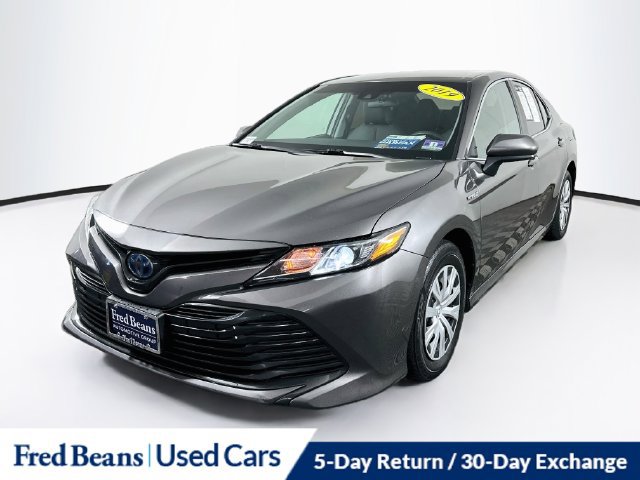 Used 2019 Toyota Camry LE FWD image 3