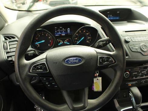 Used 2018 Ford Escape SE FWD image 9