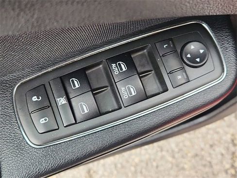 Used 2018 Dodge Charger SXT w/ Blacktop Package image 22