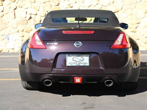 Used 2014 Nissan 370Z Touring w/ Sport Package image 10