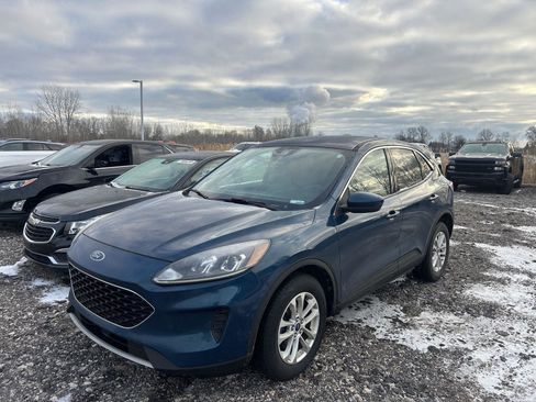 Used 2020 Ford Escape SE image 1