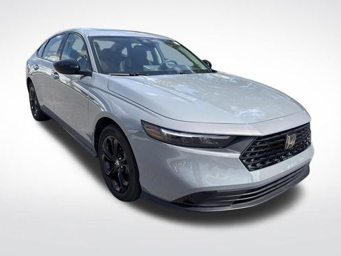Used 2025 Honda Accord SE image 6