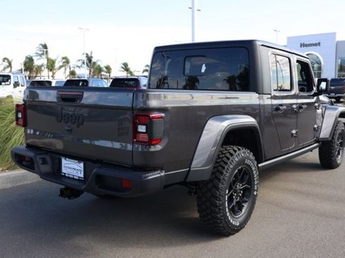 New 2025 Jeep Gladiator Willys image 4