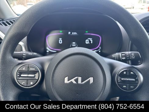 Used 2025 Kia Soul LX w/ LX Technology Package image 19