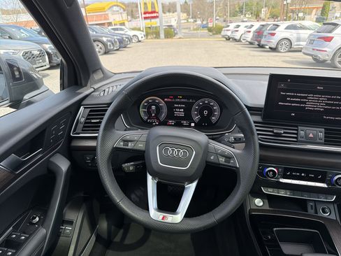 Certified 2025 Audi Q5 e Premium Plus w/ Premium Plus Package AWD/4WD image 9