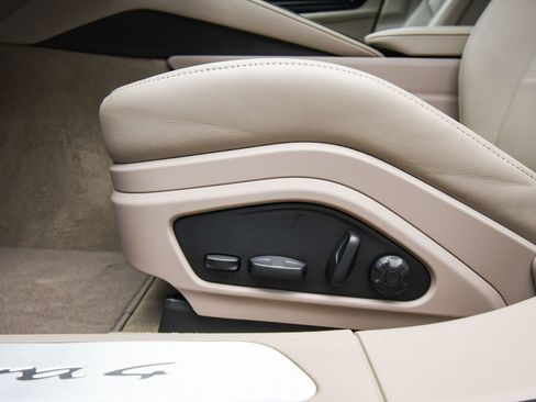 Certified 2025 Porsche Panamera 4 image 43