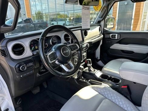 Used 2022 Jeep Wrangler Unlimited Sahara AWD/4WD image 26