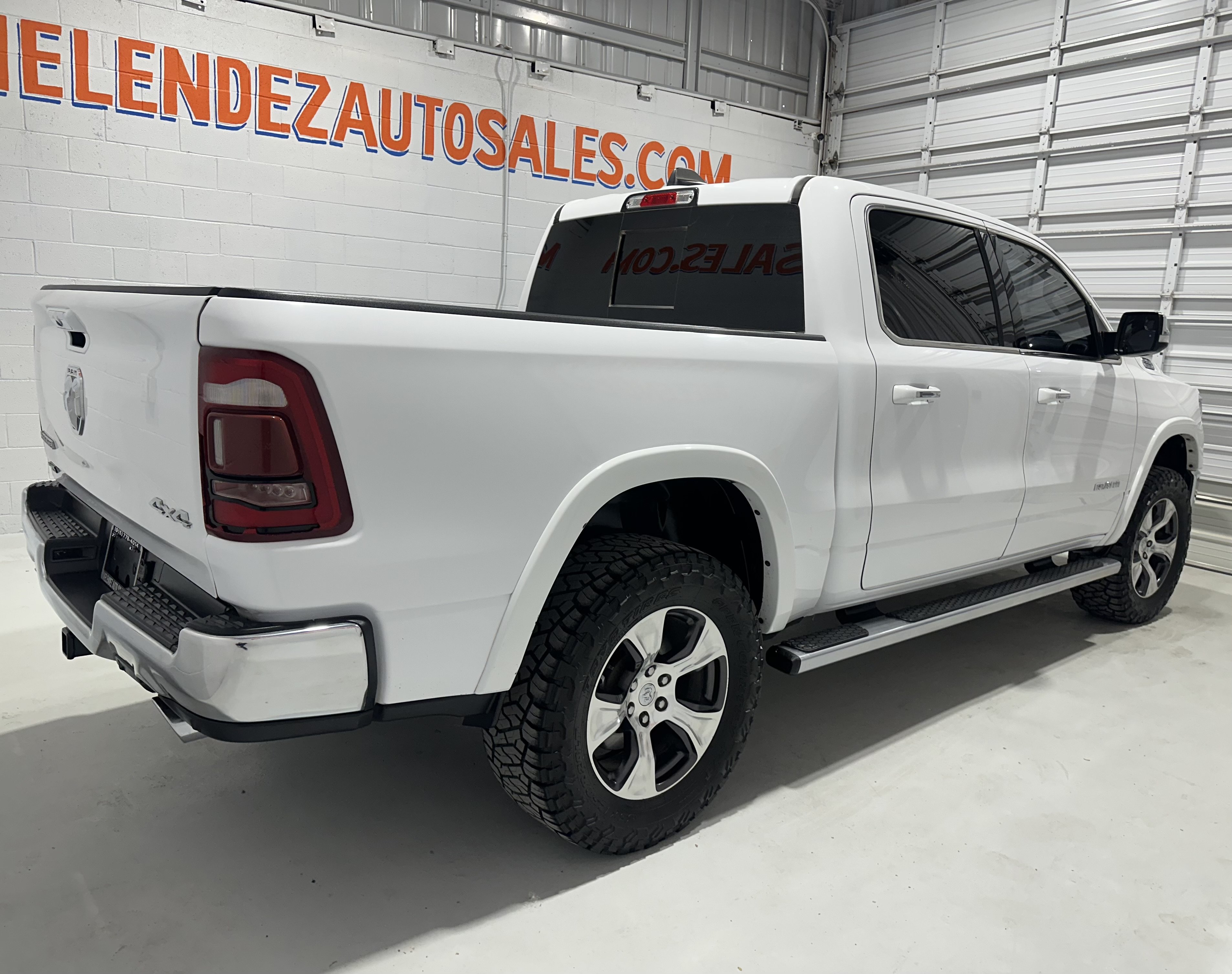 Used 2022 RAM 1500 Laramie AWD/4WD image 4