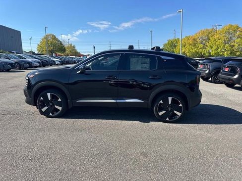 New 2026 Nissan Kicks SR w/ Cold Weather Package image 7