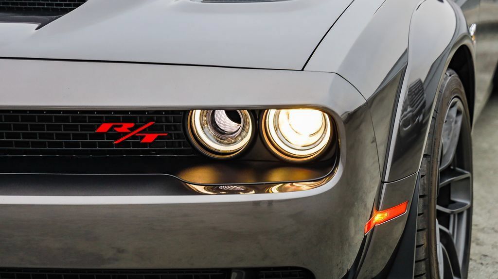 Used 2022 Dodge Challenger R/T Scat Pack RWD image 5