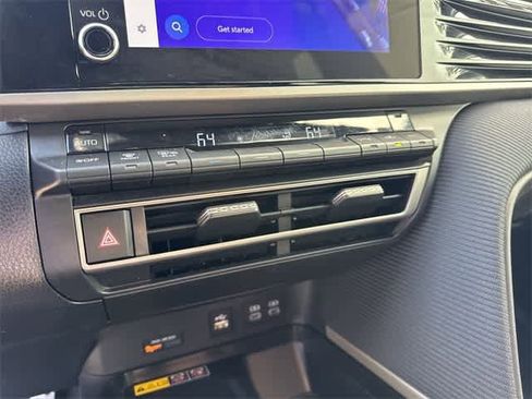 Used 2025 Toyota Camry SE image 24