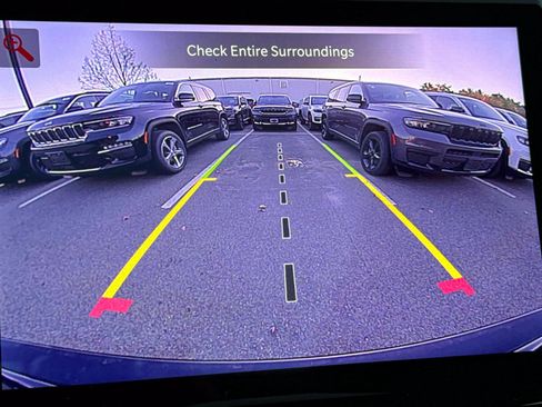 New 2025 Jeep Grand Cherokee Limited image 16