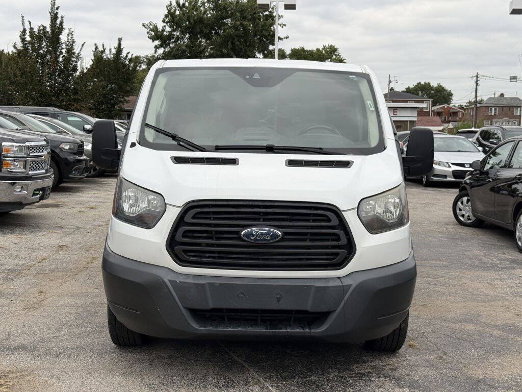 Used 2017 Ford Transit 150 XL RWD image 2