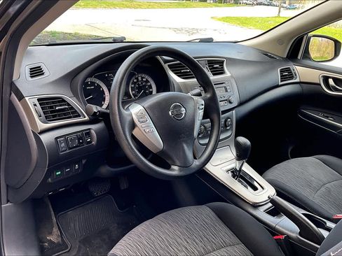 Used 2014 Nissan Sentra SV FWD image 18