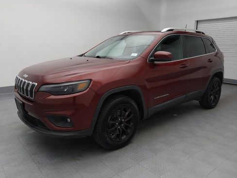 Used 2019 Jeep Cherokee Latitude Plus w/ Cold Weather Group AWD/4WD image 2