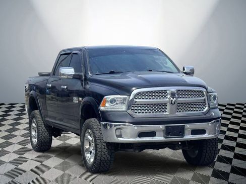 Used 2018 RAM 1500 Laramie w/ Convenience Group AWD/4WD image 2