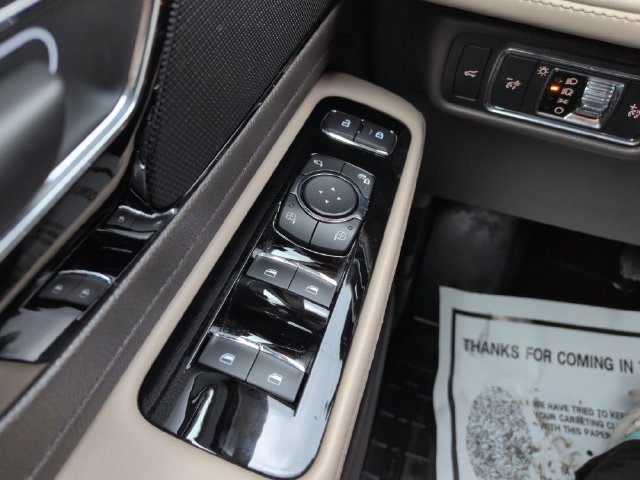 Used 2021 Lincoln Aviator AWD w/ Elements Package image 38