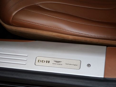 Used 2020 Aston Martin DB11 Coupe image 20