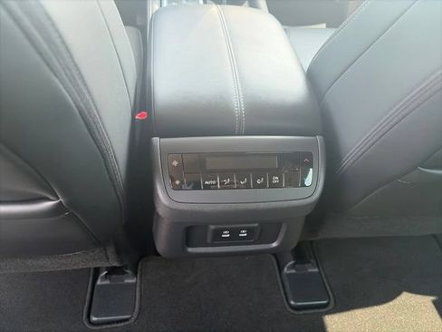 Used 2026 Nissan Pathfinder SL AWD/4WD image 13