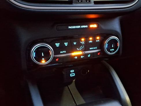 Used 2022 Ford Escape SEL image 16