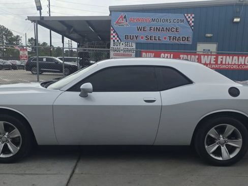Used 2020 Dodge Challenger SXT w/ Driver Convenience Group RWD image 36