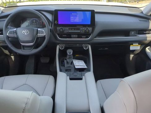 New 2026 Toyota Grand Highlander XLE image 15