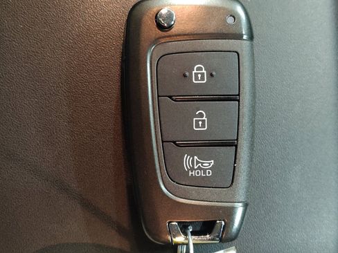 Used 2023 Hyundai Venue SE w/ Cargo Package image 32