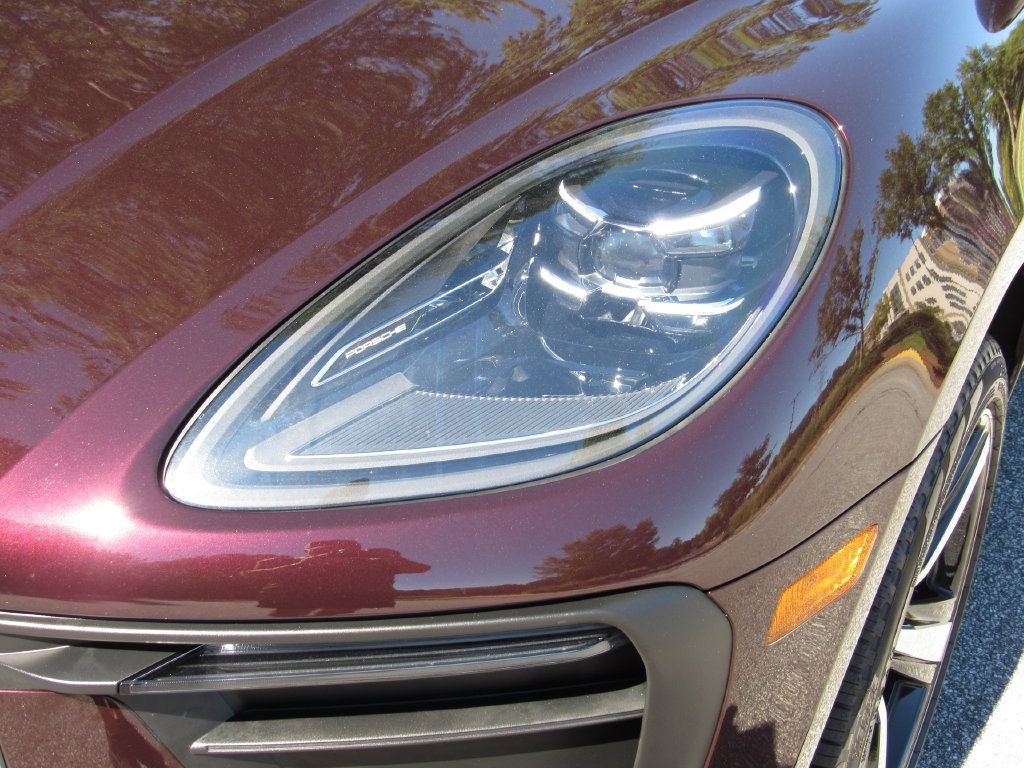 Certified 2026 Porsche Macan AWD/4WD image 11