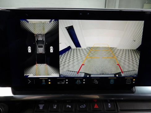 Used 2024 Chevrolet Silverado 2500 High Country image 26