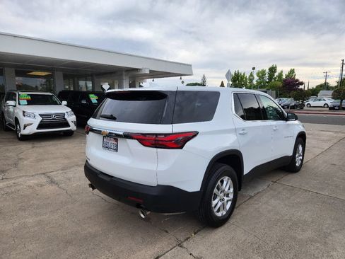 Used 2022 Chevrolet Traverse LS FWD image 5